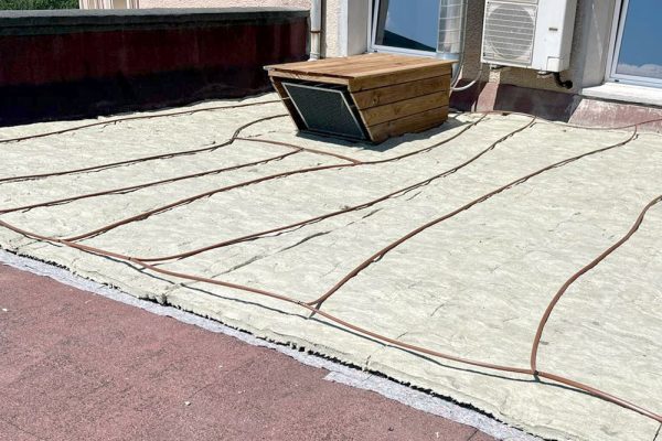 Imagen de la instalación de una cubierta vegetal